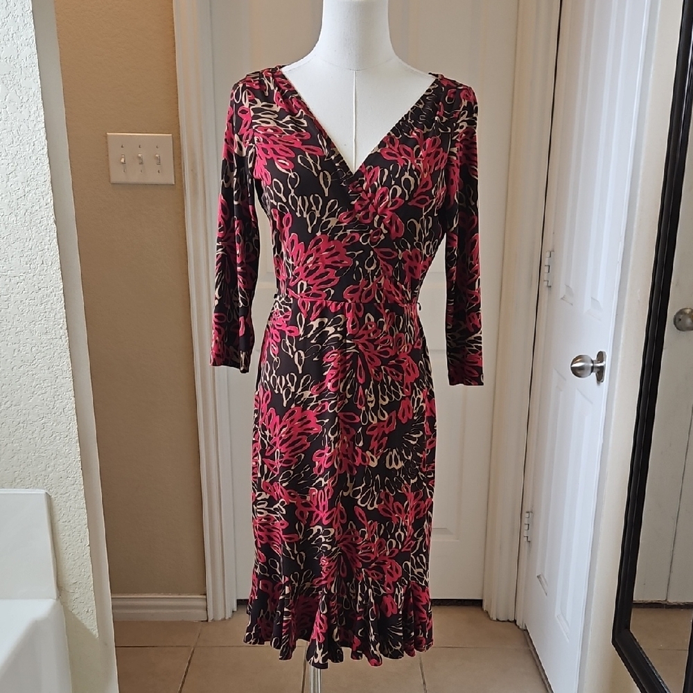 London Times V-Neck 3/4 Sleeve Dress - Red and Brown Floral Size 6P